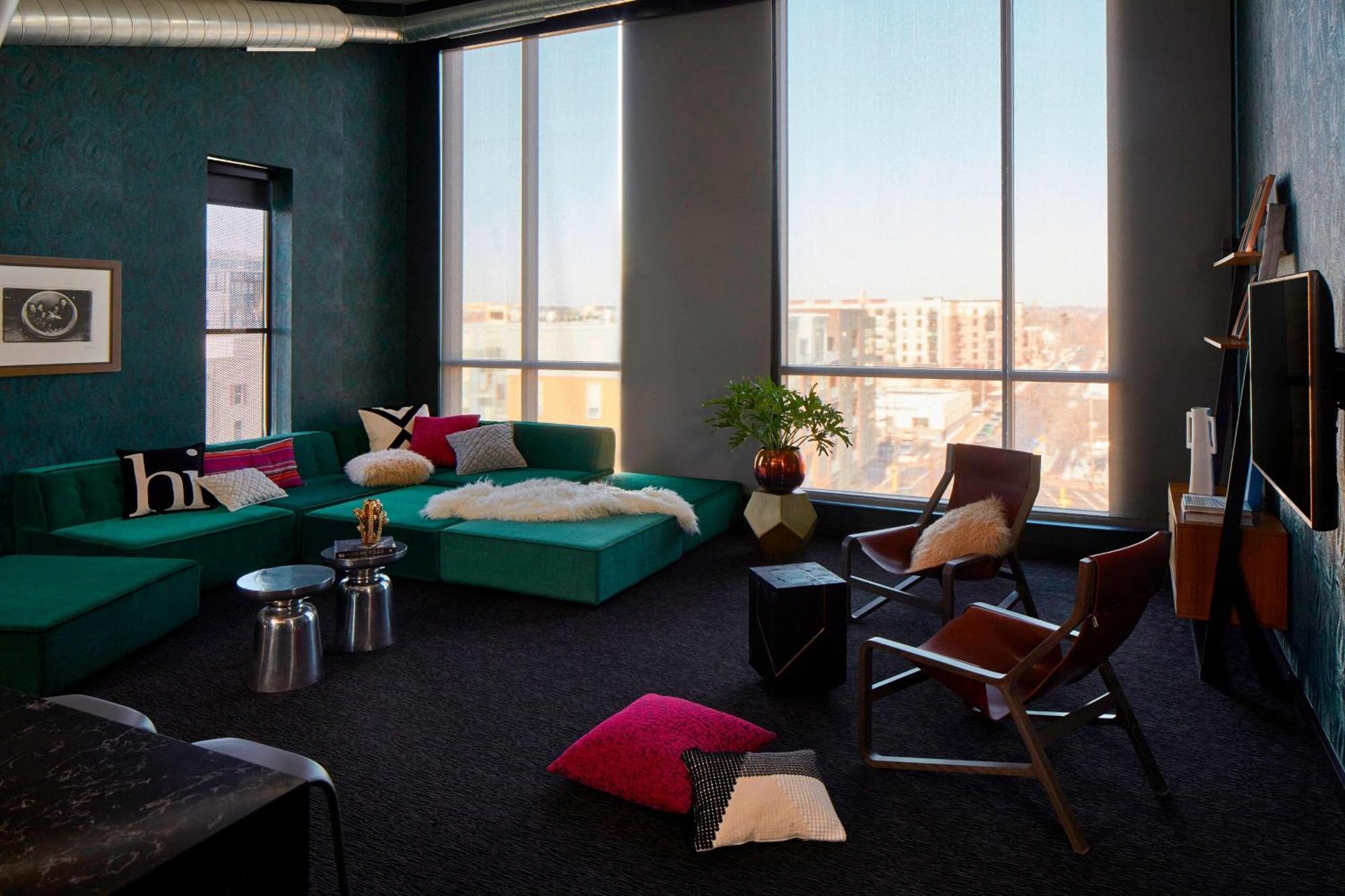 Moxy Minneapolis Uptown Exterior foto